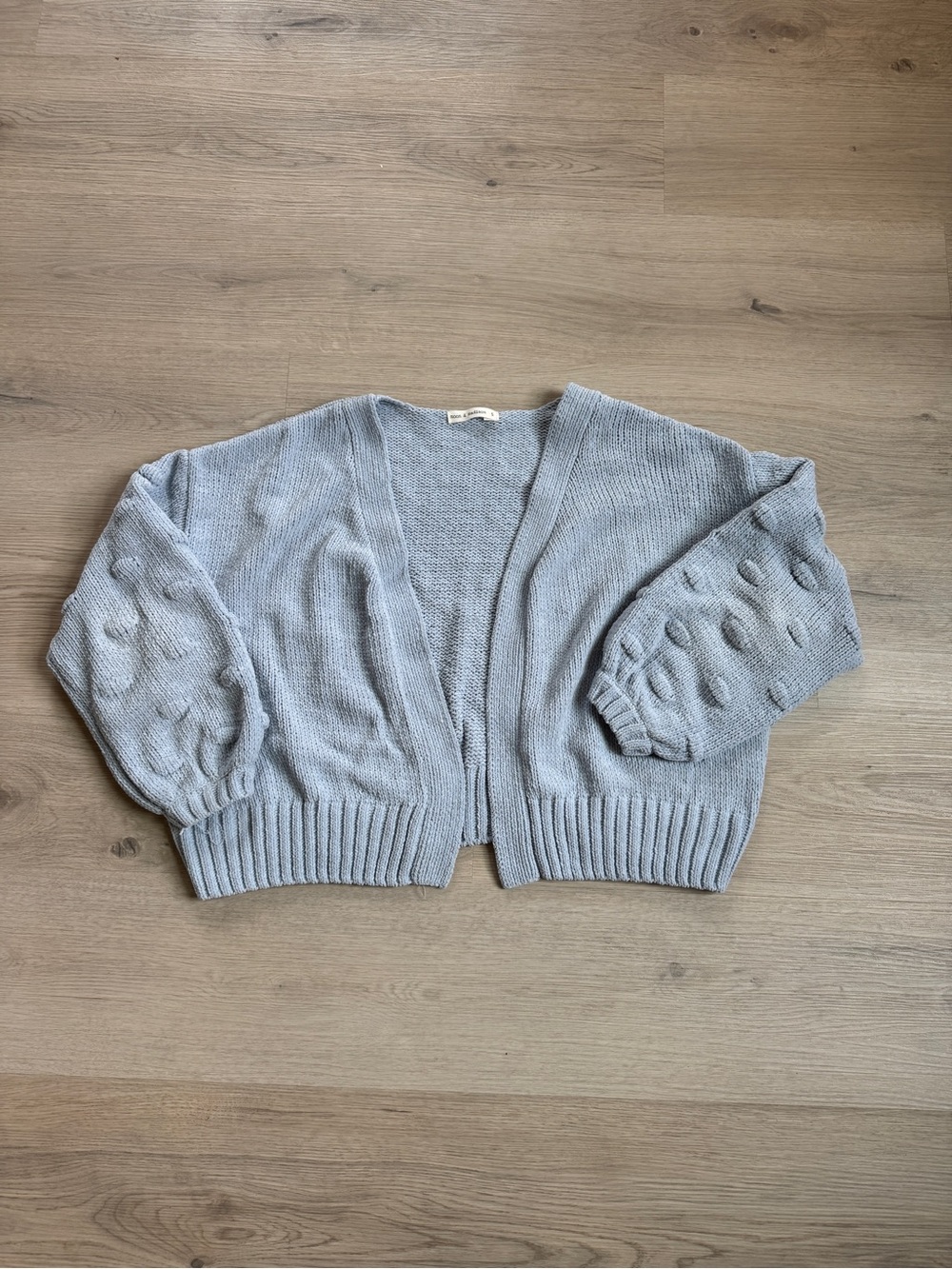 moon & madison Light Gray Open-Front Bubble Sleeve Cardigan